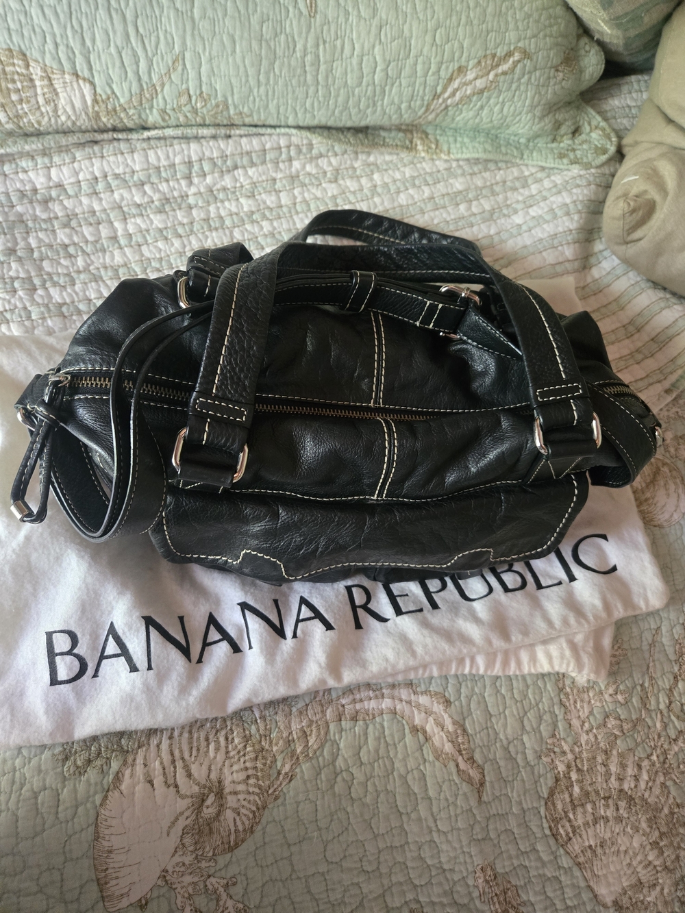 Banana Republic Black Leather Bag with Contrast Stitching - Picture 4 of 15